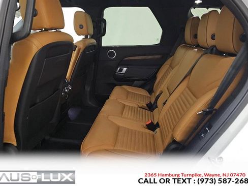 Used 2017 Land Rover Discovery HSE image 6
