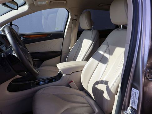 Used 2019 Lincoln MKC Select w/ Select Plus Package image 9