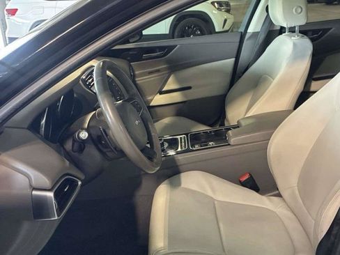 Used 2017 Jaguar XE Premium RWD image 2
