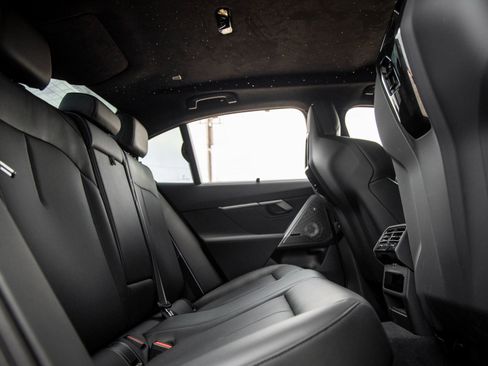 Used 2025 BMW M5 w/ Carbon Package image 39