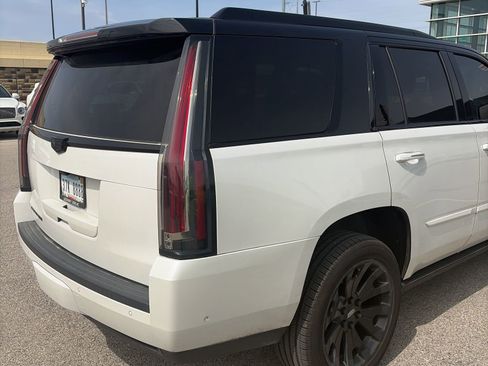 Used 2020 Cadillac Escalade Platinum image 15