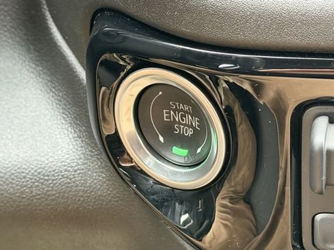 Used 2024 Chevrolet Silverado 2500 LT w/ Convenience Package image 16