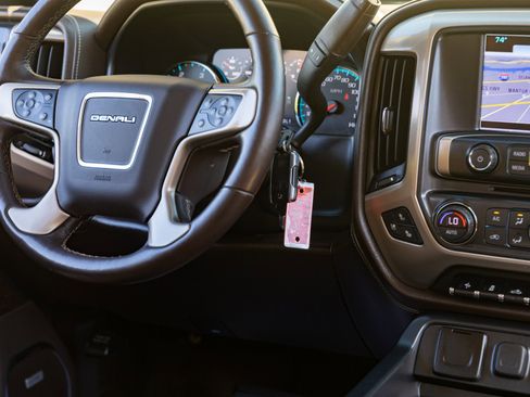 Used 2017 GMC Sierra 2500 Denali w/ Duramax Plus Package AWD/4WD image 39