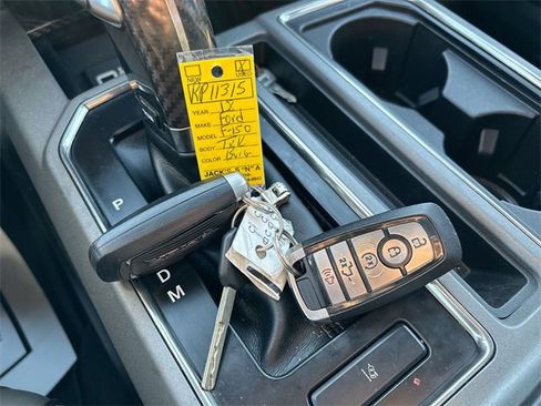 Used 2018 Ford F150 Raptor w/ Equipment Group 802A Luxury image 19