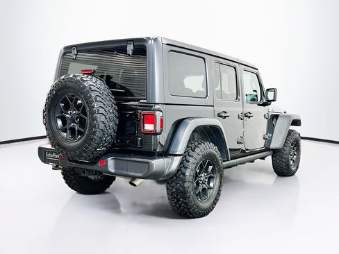 Used 2025 Jeep Wrangler Willys AWD/4WD image 9