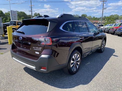 Used 2024 Subaru Outback Touring XT AWD/4WD image 3