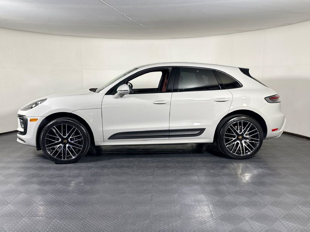 Certified 2026 Porsche Macan AWD/4WD image 2