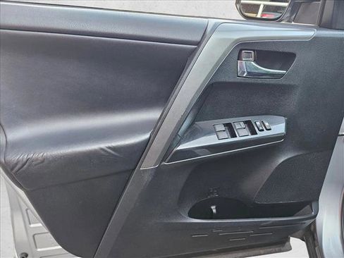 Used 2017 Toyota RAV4 SE FWD image 20