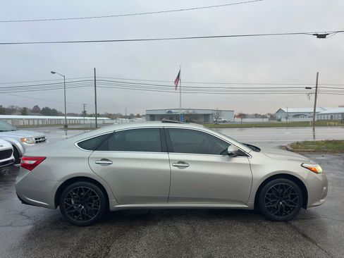 Used 2018 Toyota Avalon Touring image 8