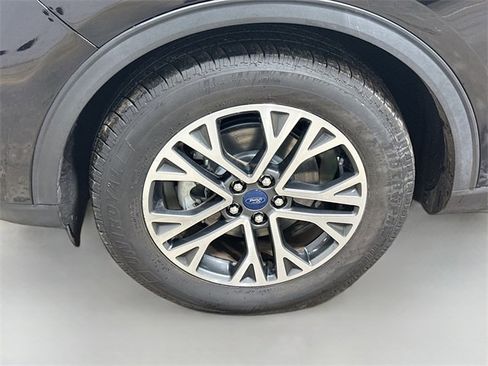 Used 2020 Ford Escape SEL image 32