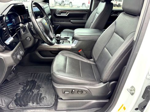 Used 2023 Chevrolet Silverado 1500 LTZ w/ LTZ Convenience Package II AWD/4WD image 11