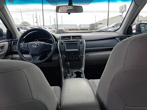 Used 2017 Toyota Camry LE image 17
