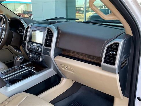Used 2018 Ford F150 Lariat w/ Equipment Group 502A Luxury image 18