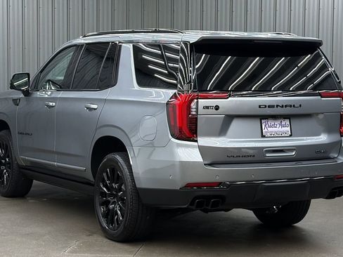Used 2026 GMC Yukon Denali w/ Sun & Power Step Package AWD/4WD image 3