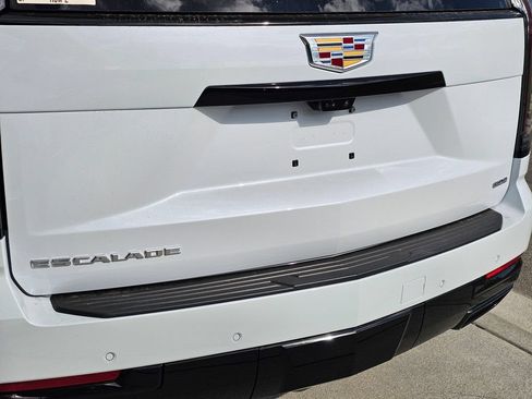 New 2026 Cadillac Escalade ESV Platinum Sport AWD/4WD image 15