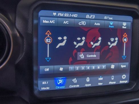 Used 2023 Jeep Wrangler Unlimited w/ Sun & Screen Package image 20