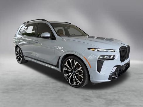 Used 2023 BMW X7 xDrive40i w/ M Sport Package AWD/4WD image 2