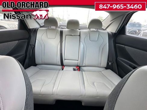 Used 2023 Hyundai Elantra Limited FWD image 14