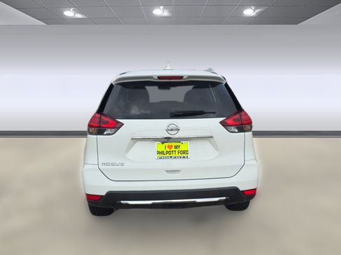 Used 2017 Nissan Rogue S w/ Appearance Package image 10