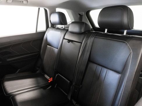 Used 2023 Volkswagen Tiguan SE w/ Panoramic Sunroof Package FWD image 12