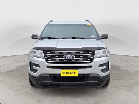 Used 2017 Ford Explorer 4WD image 2