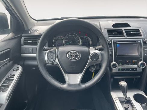 Used 2012 Toyota Camry SE FWD image 12