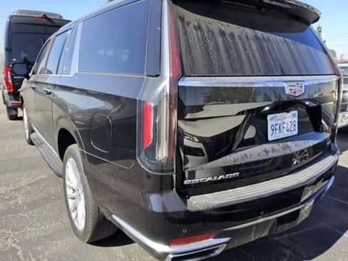 Used 2023 Cadillac Escalade ESV Luxury RWD image 4