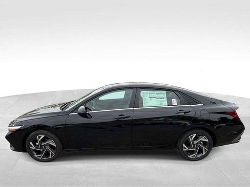 New 2026 Hyundai Elantra Limited w/ Cargo Package FWD image 5