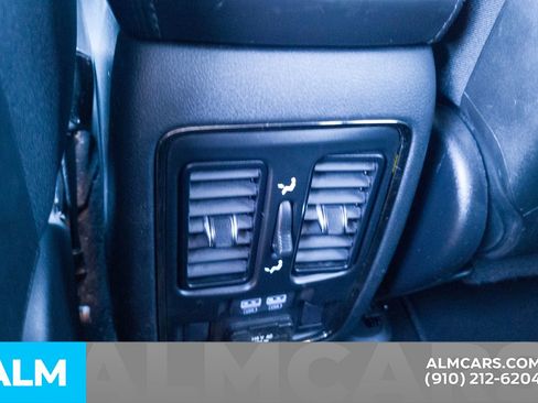 Used 2019 Jeep Grand Cherokee Limited X image 24