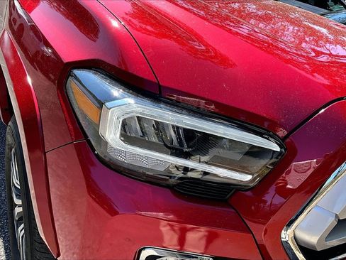 Used 2023 Toyota Tacoma Limited image 29