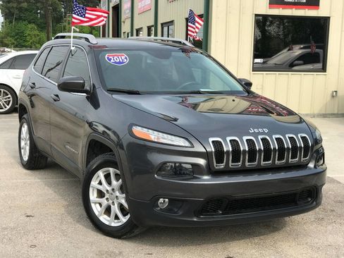 Used 2015 Jeep Cherokee Latitude FWD image 3