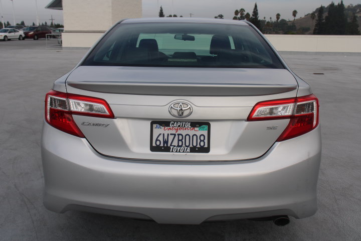 Used 2012 Toyota Camry SE FWD image 4