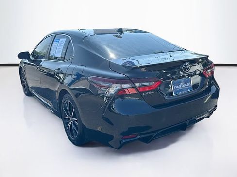 Used 2023 Toyota Camry SE FWD image 6