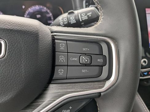 Used 2024 Jeep Wagoneer Series II AWD/4WD image 33