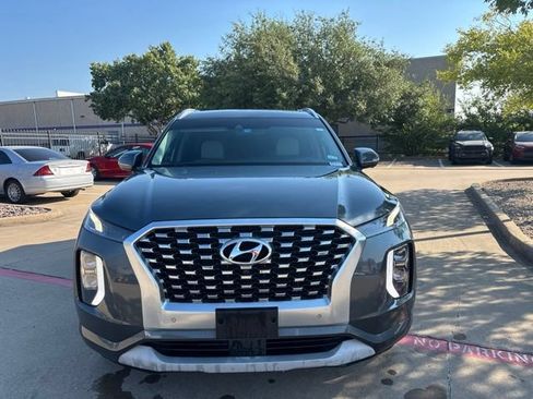 Used 2021 Hyundai Palisade Limited FWD image 2