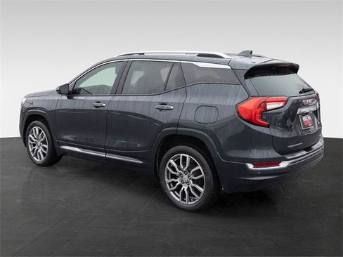 Used 2022 GMC Terrain Denali w/ Denali Premium Package image 7