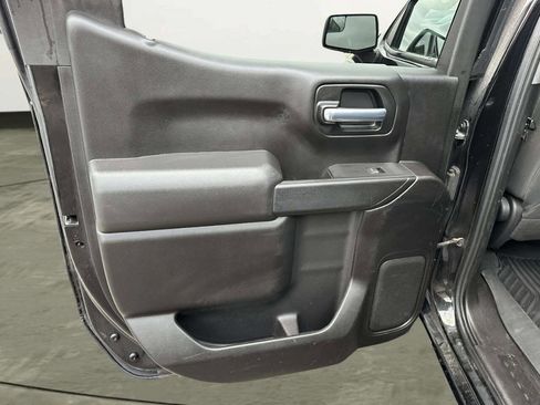 Used 2021 Chevrolet Silverado 1500 Custom Trail Boss w/ LPO, Dark Essentials Package image 19