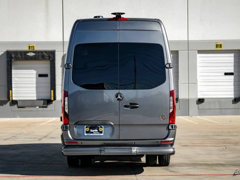 Used 2025 Mercedes-Benz Sprinter 3500 image 10