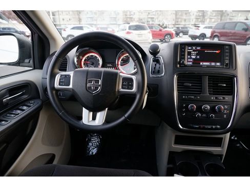 Used 2017 Dodge Grand Caravan SE w/ Power Window Group image 19