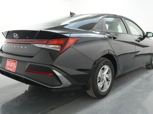 New 2026 Hyundai Elantra SE image 8