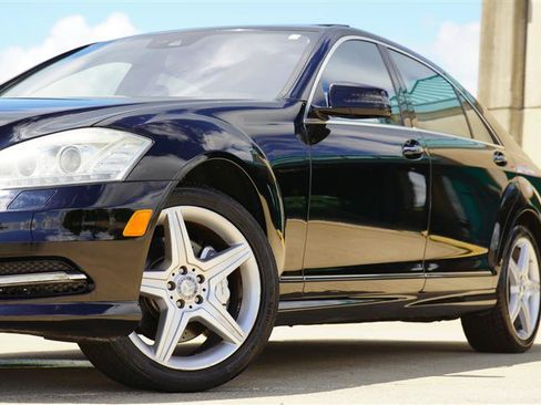 Used 2010 Mercedes-Benz S 550 4MATIC image 9