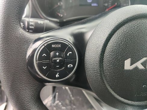 Used 2022 Kia Soul LX FWD image 11