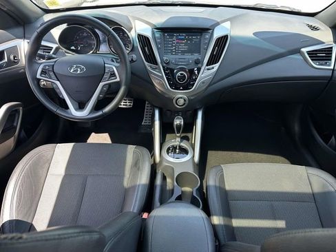 Used 2016 Hyundai Veloster w/ Option Group 03 FWD image 16