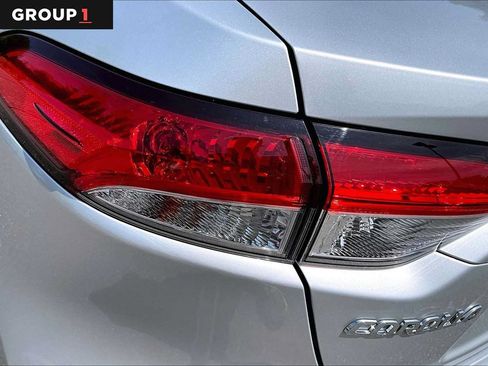 Used 2020 Toyota Corolla LE FWD image 28