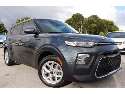 Used 2020 Kia Soul S image 1