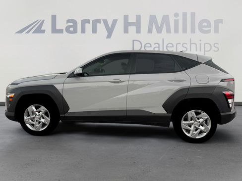 New 2026 Hyundai Kona SE image 3