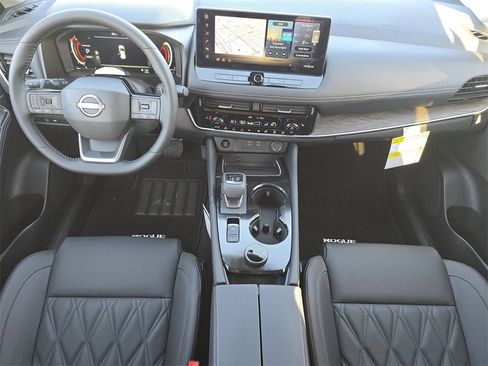 New 2026 Nissan Rogue Platinum w/ Tech Package AWD/4WD image 9