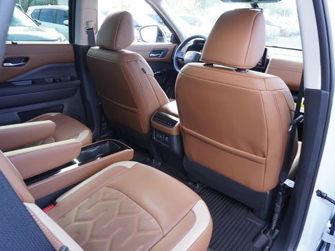 New 2026 Nissan Pathfinder Platinum image 11