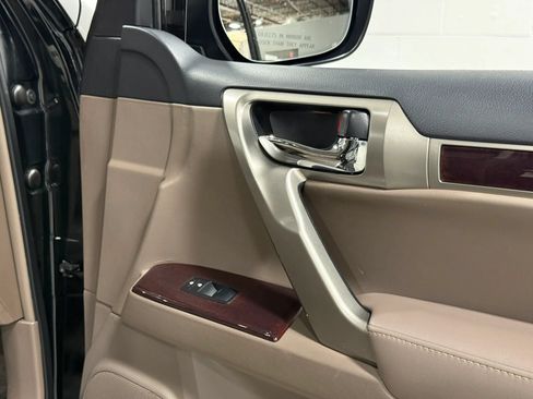 Used 2014 Lexus GX 460 Luxury w/ Driver Support Package AWD/4WD image 40
