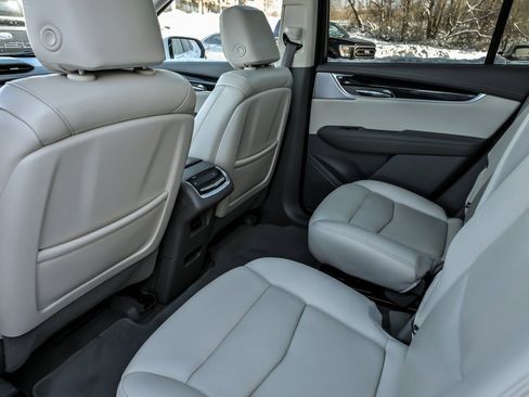 Used 2023 Cadillac XT6 Premium Luxury w/ Technology Package image 18